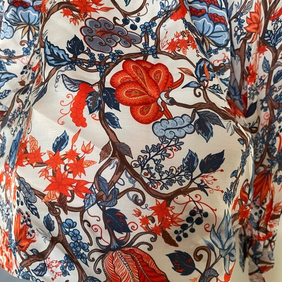 NWT Chloe Kristyn Floral Print Satin Ruffle Collar Blouse Medium - Picture 6 of 9